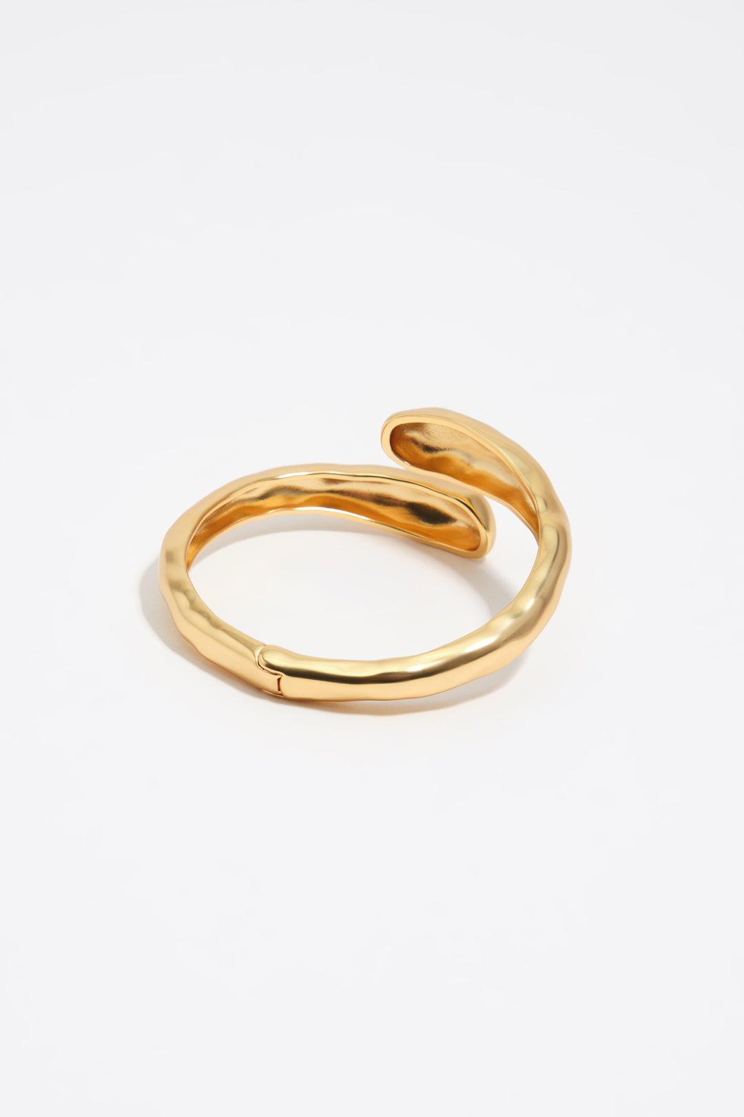Matte gold textured criss-cross bracelet