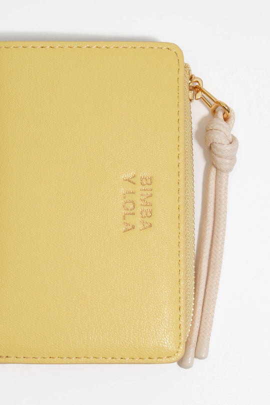 Banana compact purse