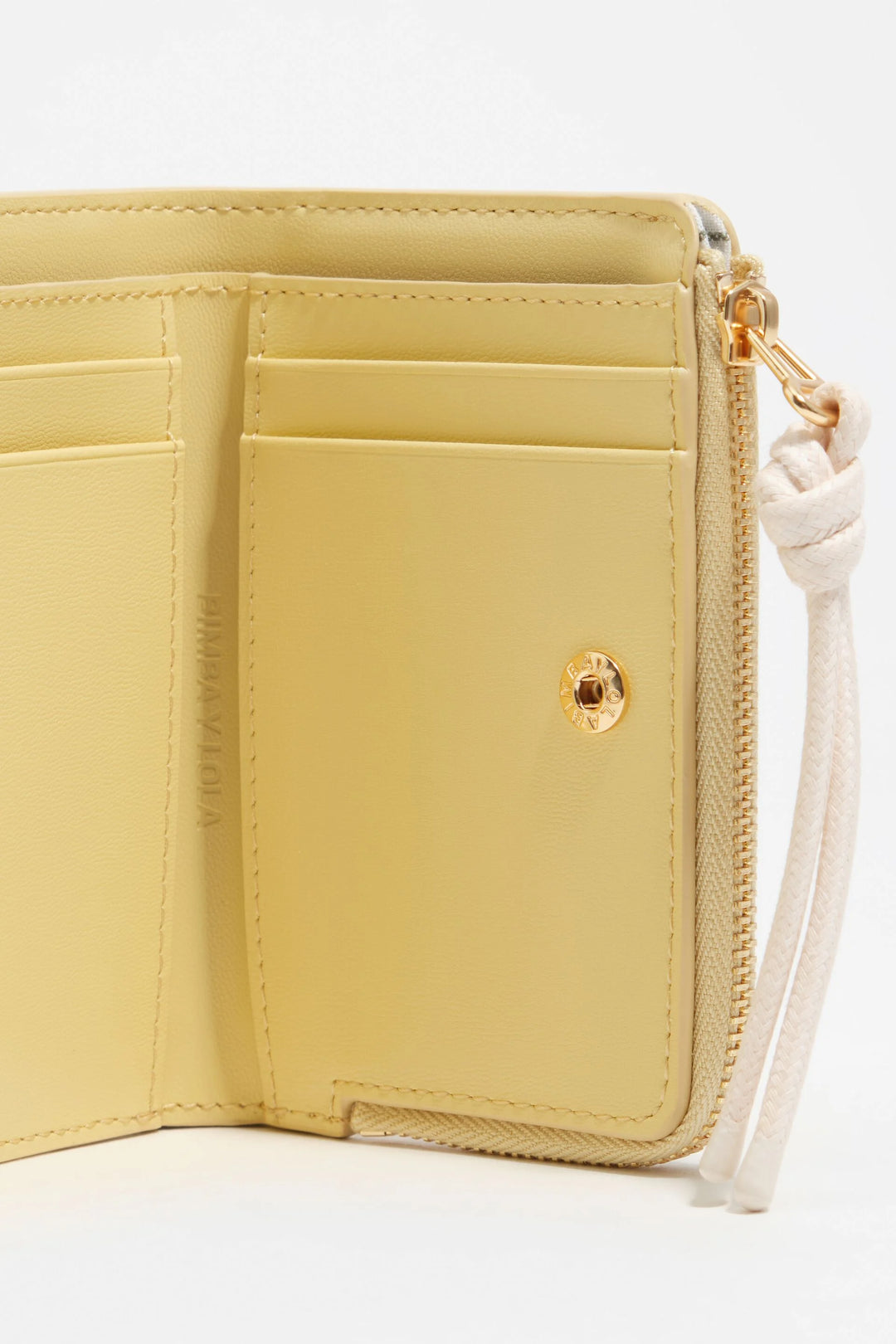 Banana compact purse