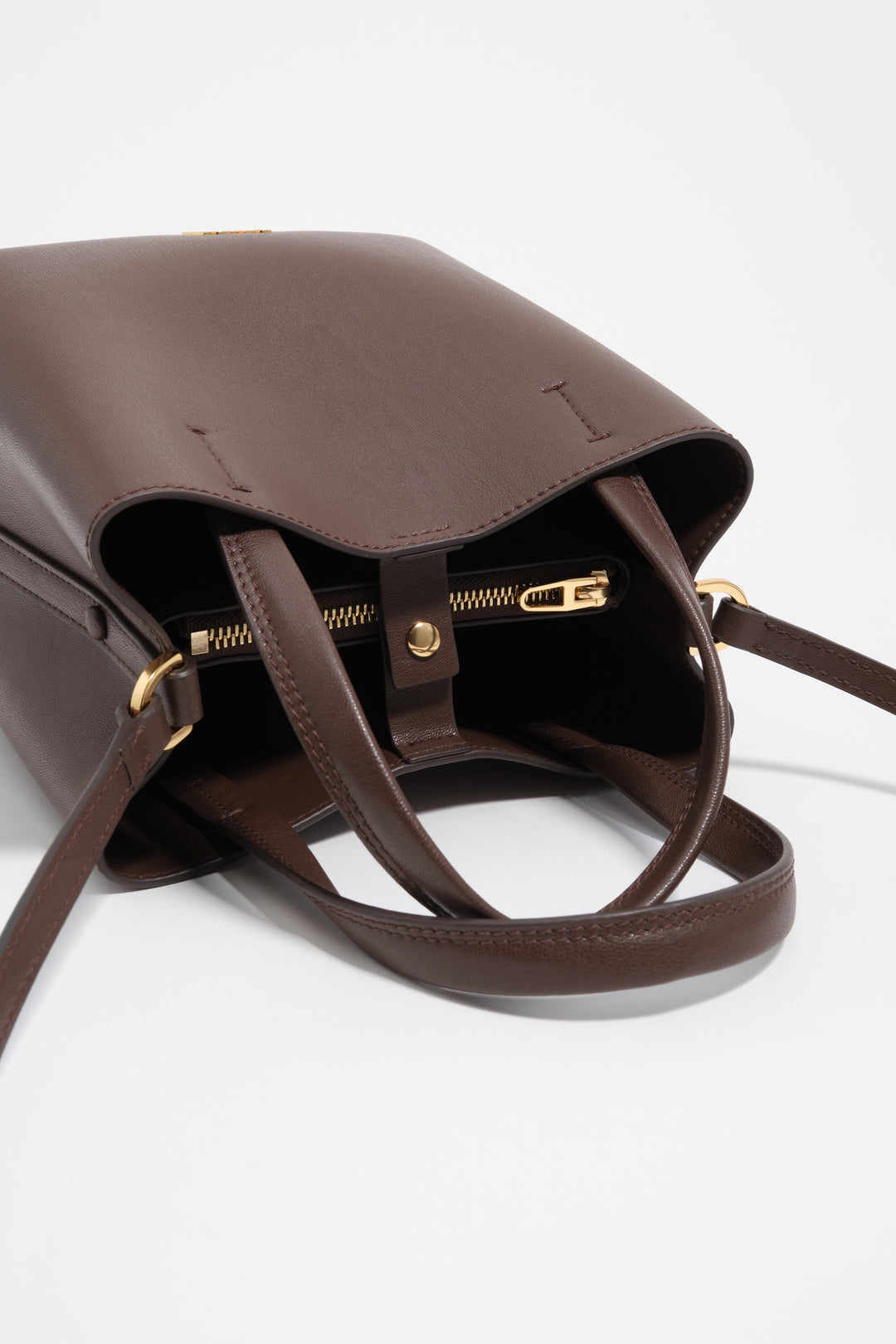 Medium chocolate leather Chihuahua bag