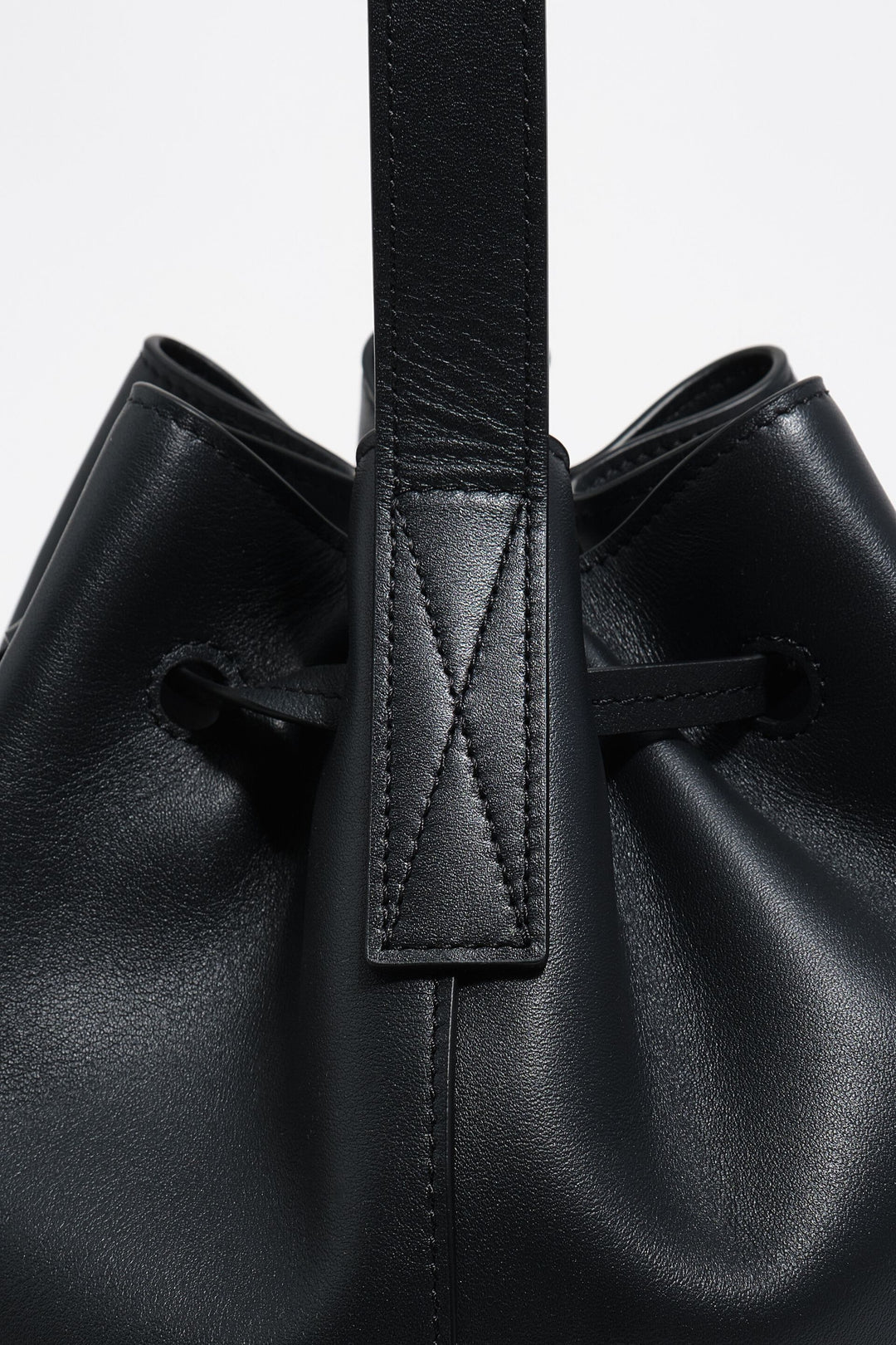Dark anthracite large leather bucket bag