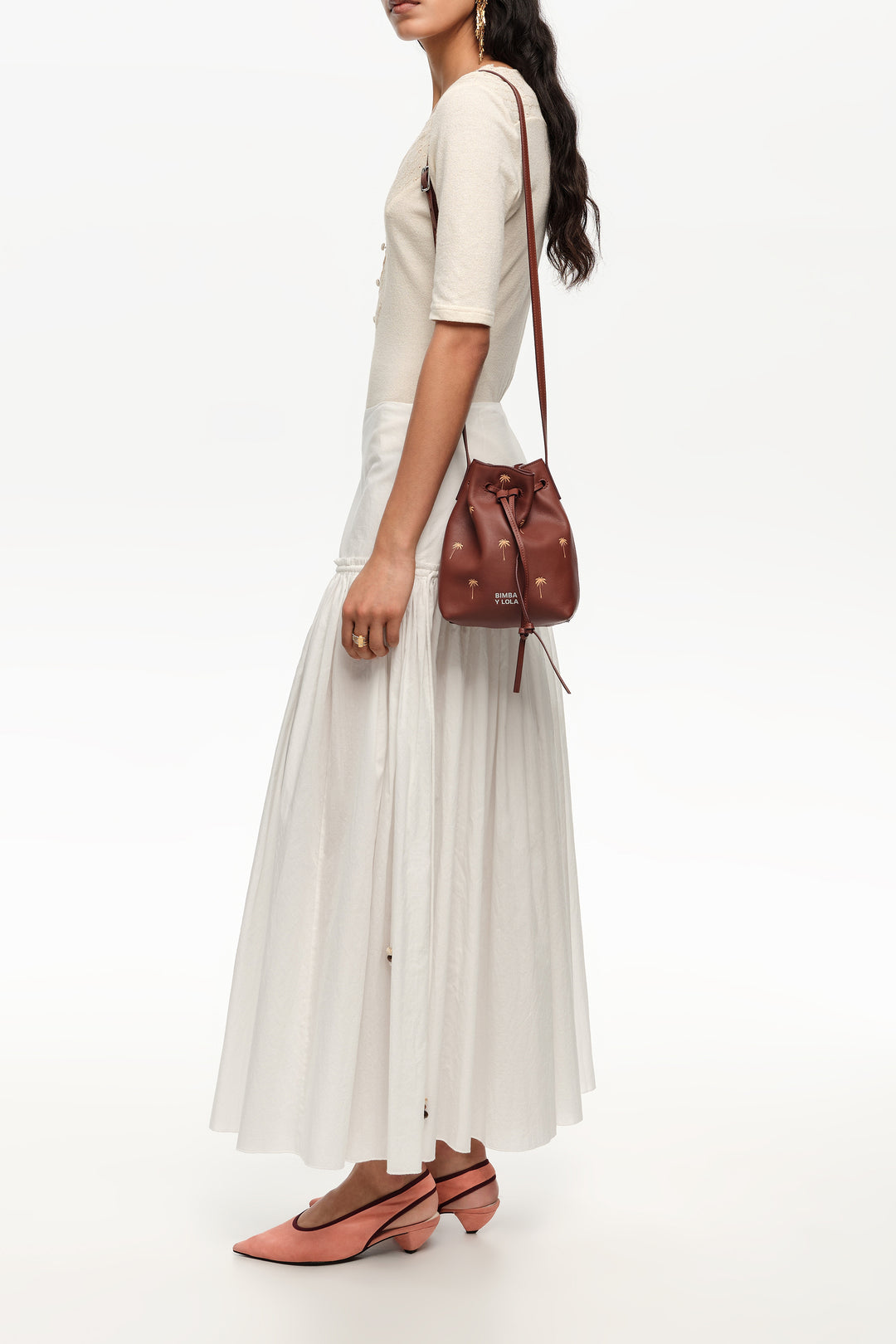 Small Palms walnut leather Carlino bucket bag