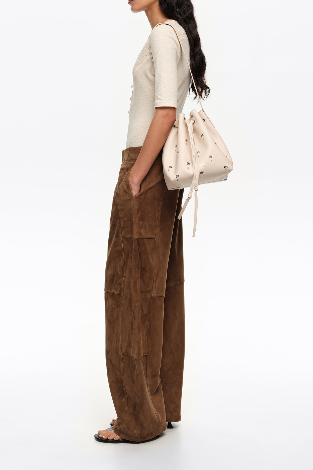 Large Palms sand leather Carlino bucket bag