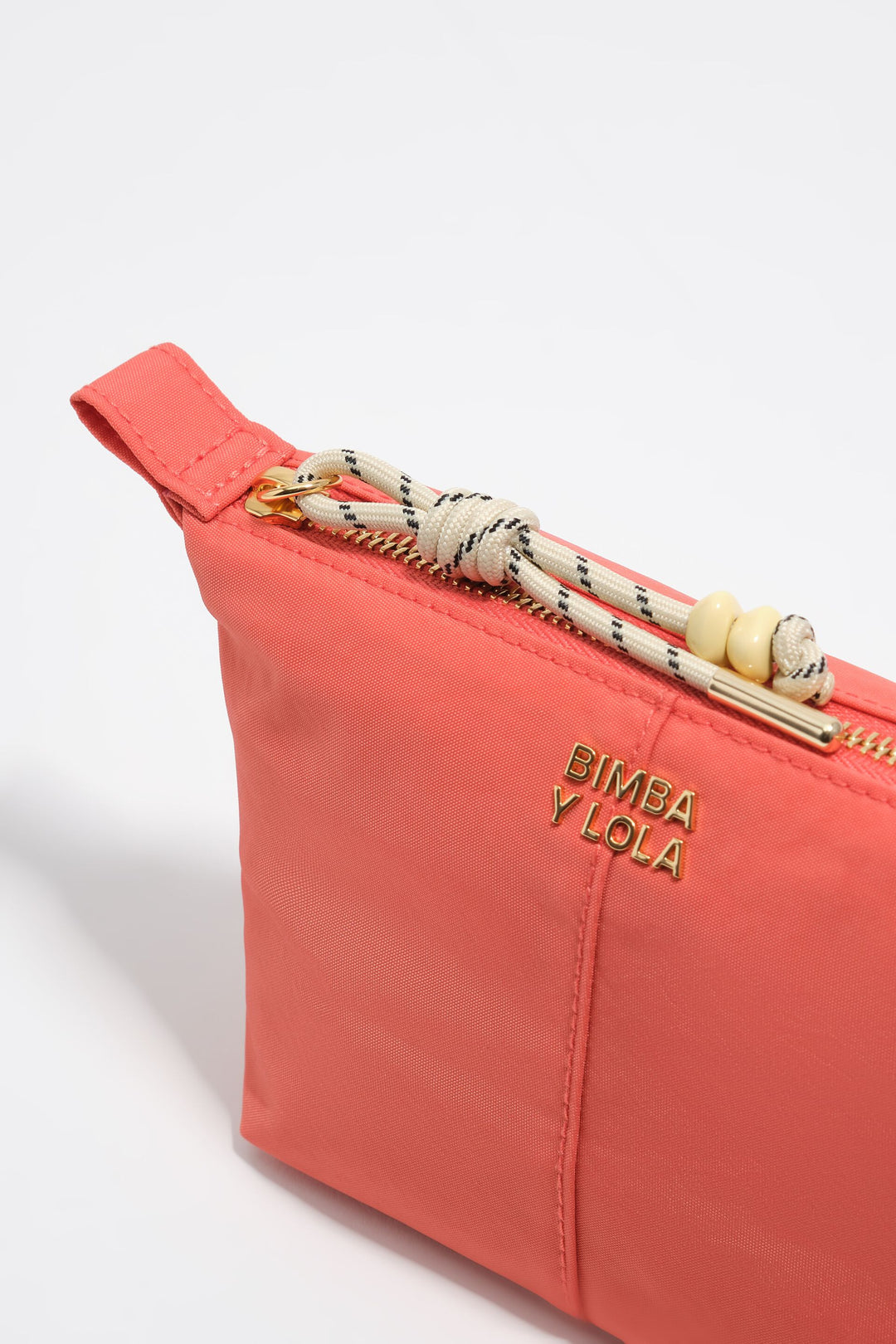 Coral nylon Trapecio make-up case