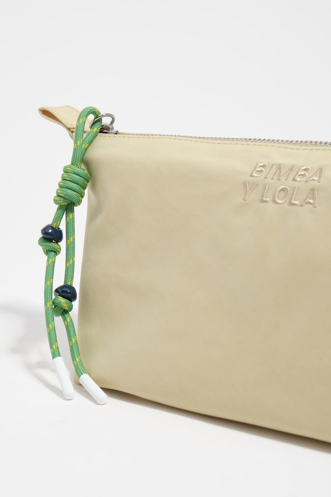Pale green nylon trapecio make-up case