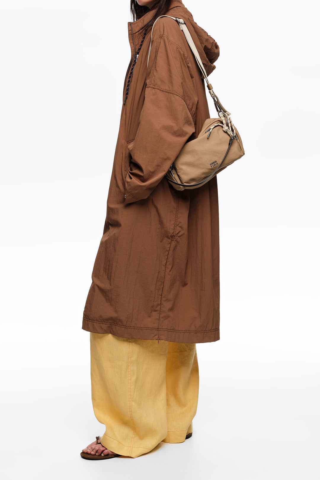 Medium camel crossbody pocket bag