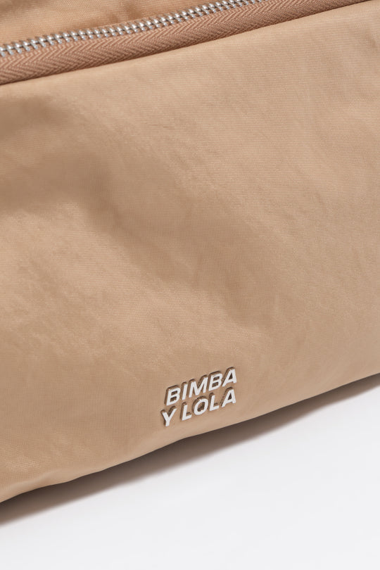 Medium camel crossbody pocket bag
