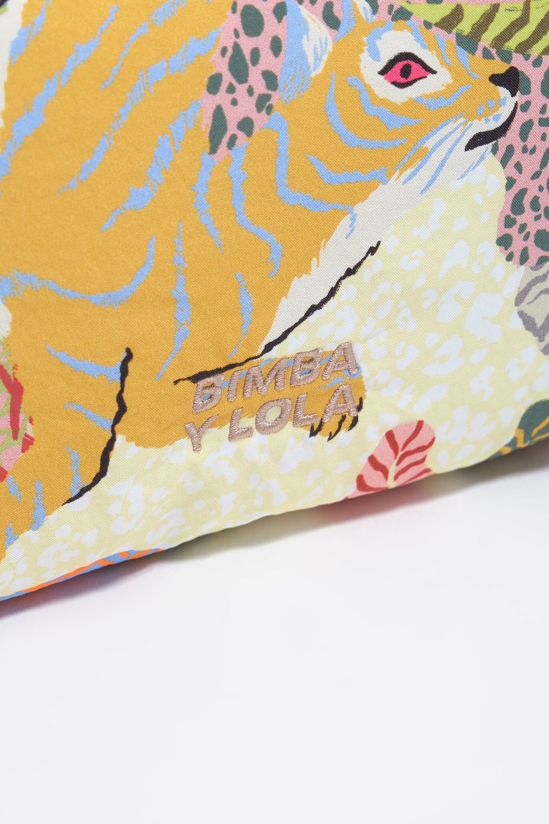 Large wild nylon make-up case