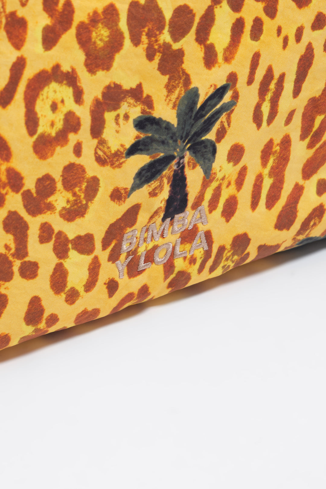 Leopard yellow palms nylon make-up case