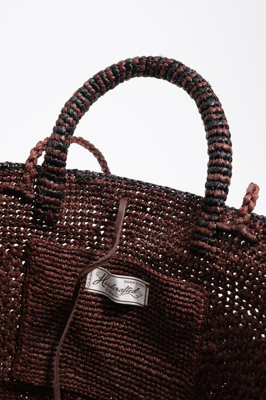 Large plaited raffia bag in walnut
