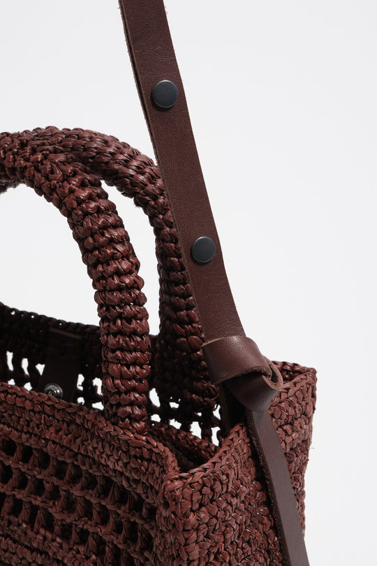Medium walnut raffia plaited bag
