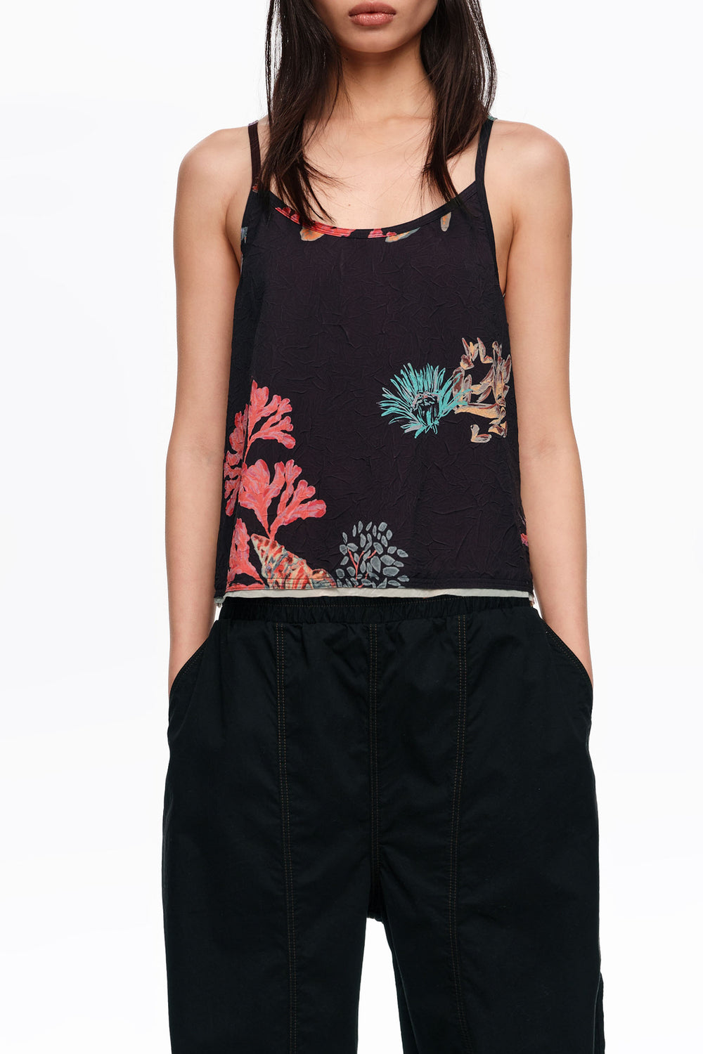 Black turtle wrinkled tank top