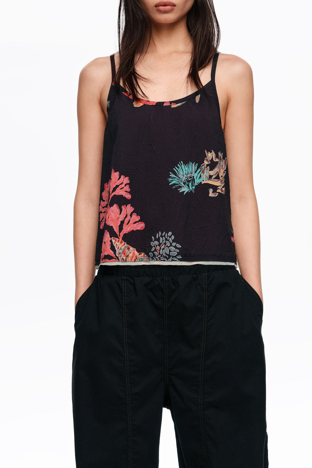 Black turtle wrinkled tank top