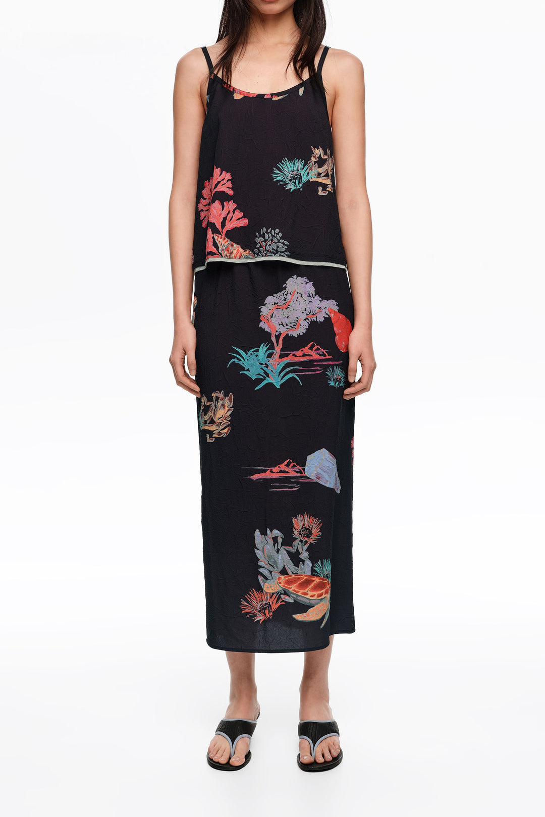 Black turtle wrinkled midi skirt