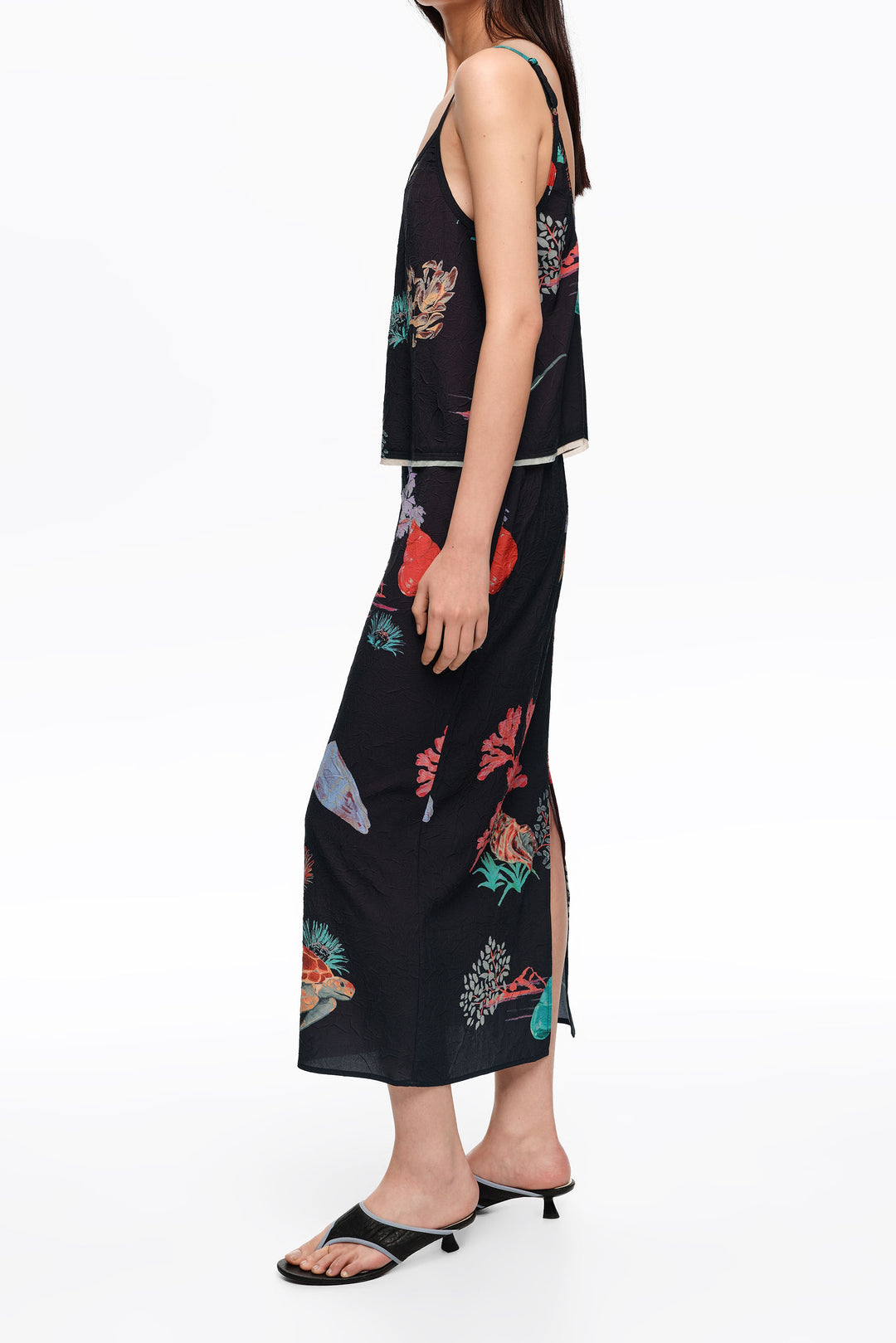 Black turtle wrinkled midi skirt