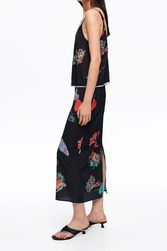 Black turtle wrinkled midi skirt