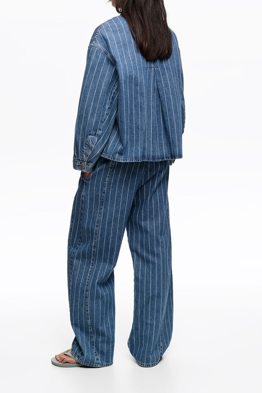 BARREL - Striped blue jeans with buckle