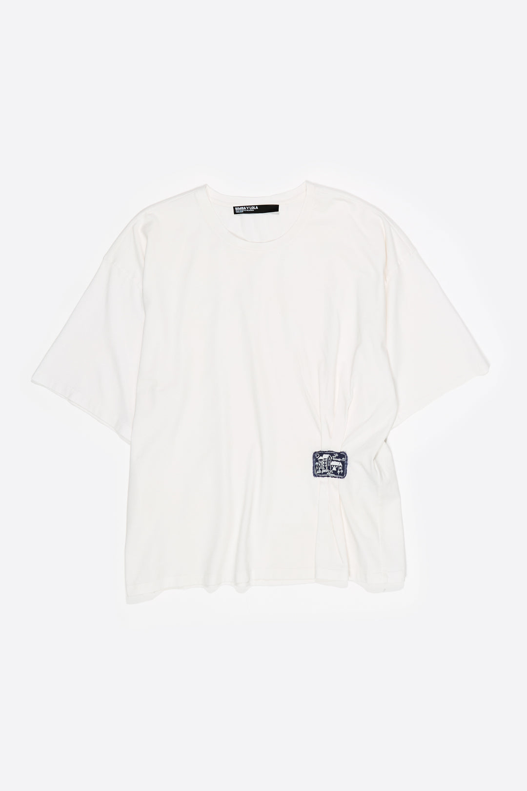 White ruched T-shirt with custom label