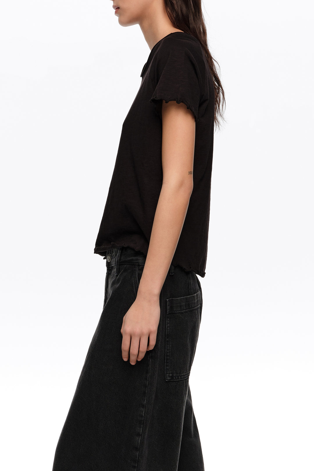 Black fitted raglan sleeve T-shirt
