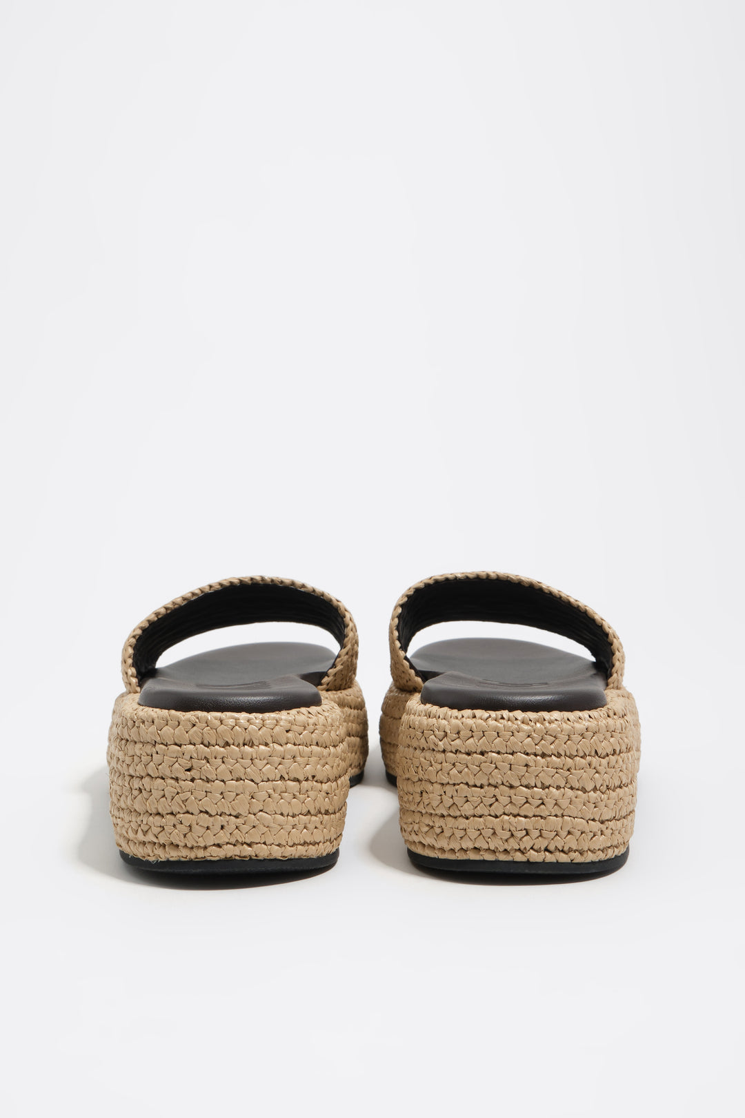 Beige raffia platform sandal
