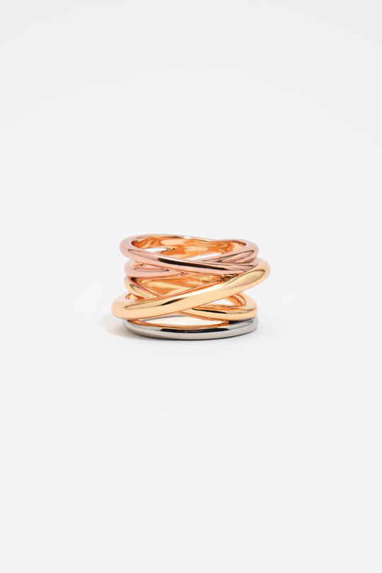 Intertwined multi-tone gold ring