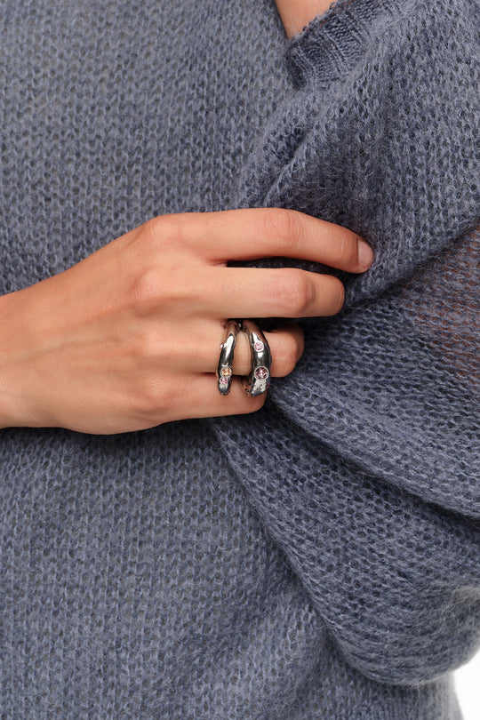 Pink crystals textured ring