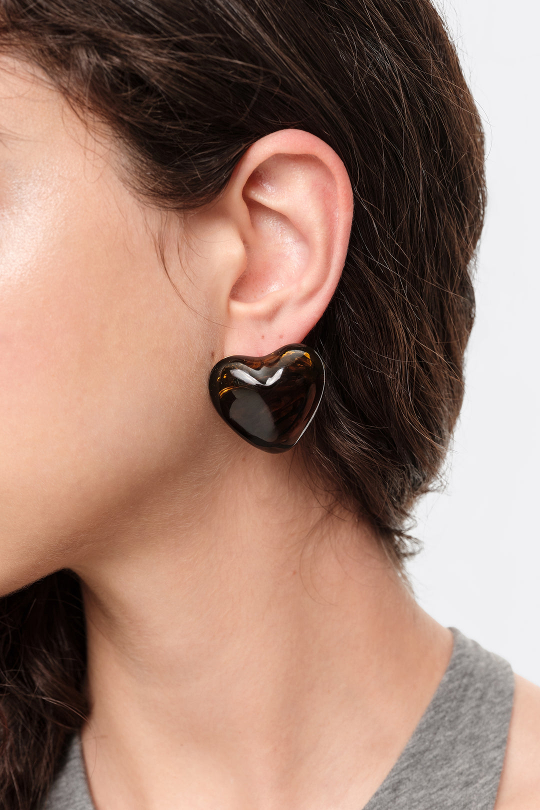 Amber resin hearts earrings