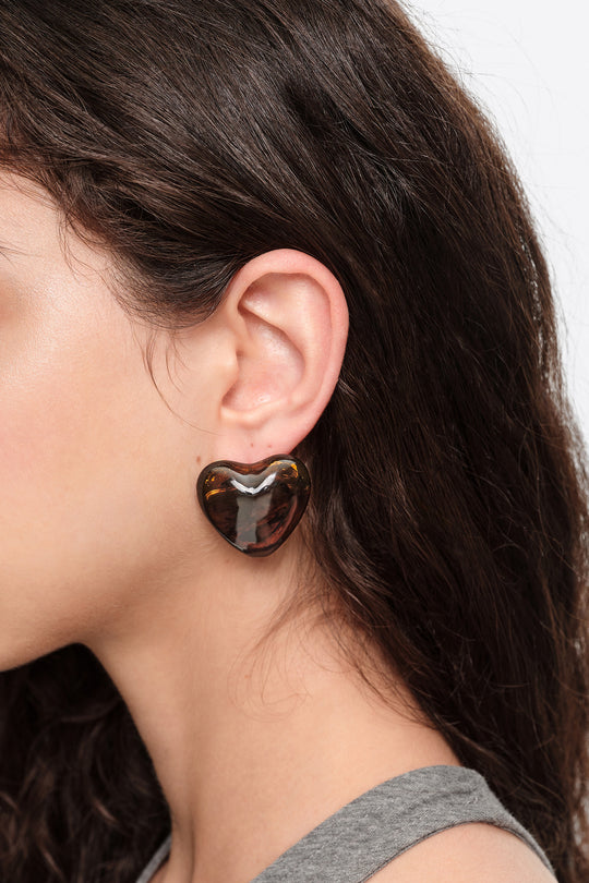 Amber resin hearts earrings