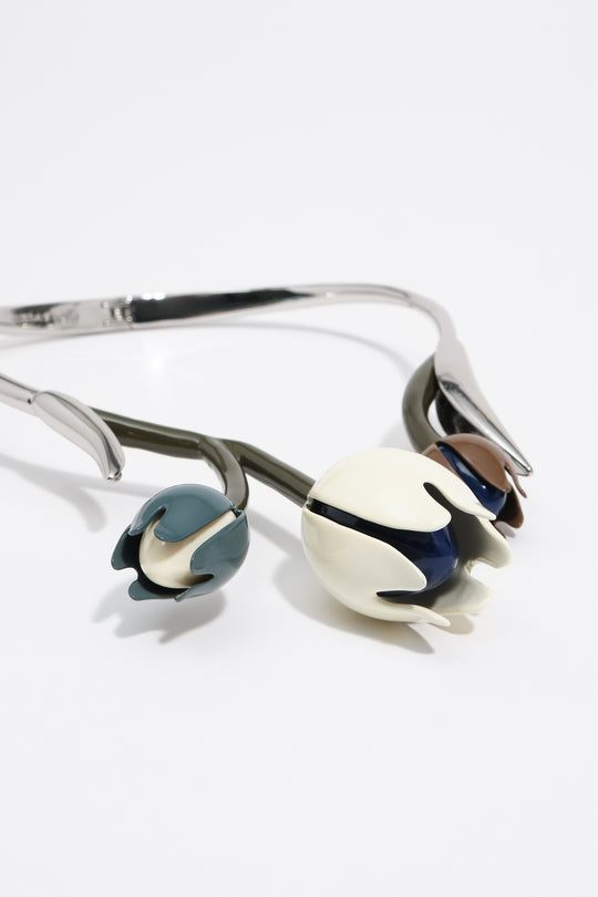Rigid silver necklace with enamel tulips