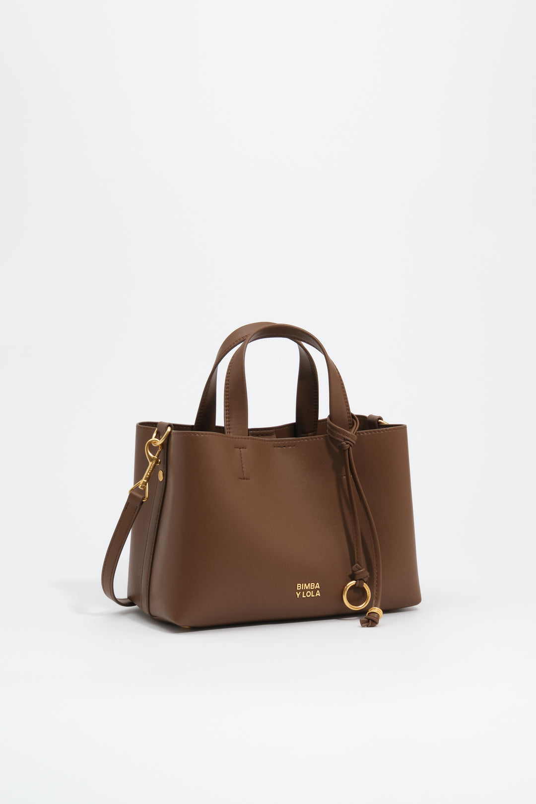 Medium golden brown leather Chihuahua tote bag