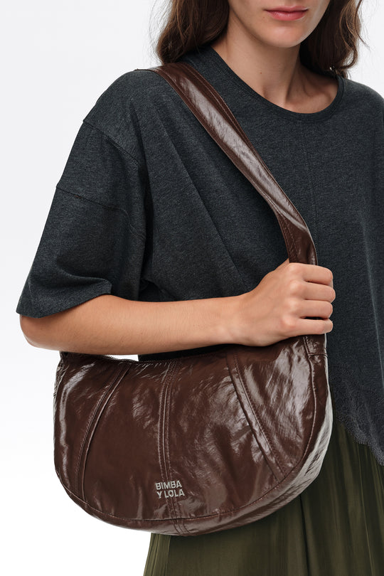 Medium shiny chocolate Moon bag