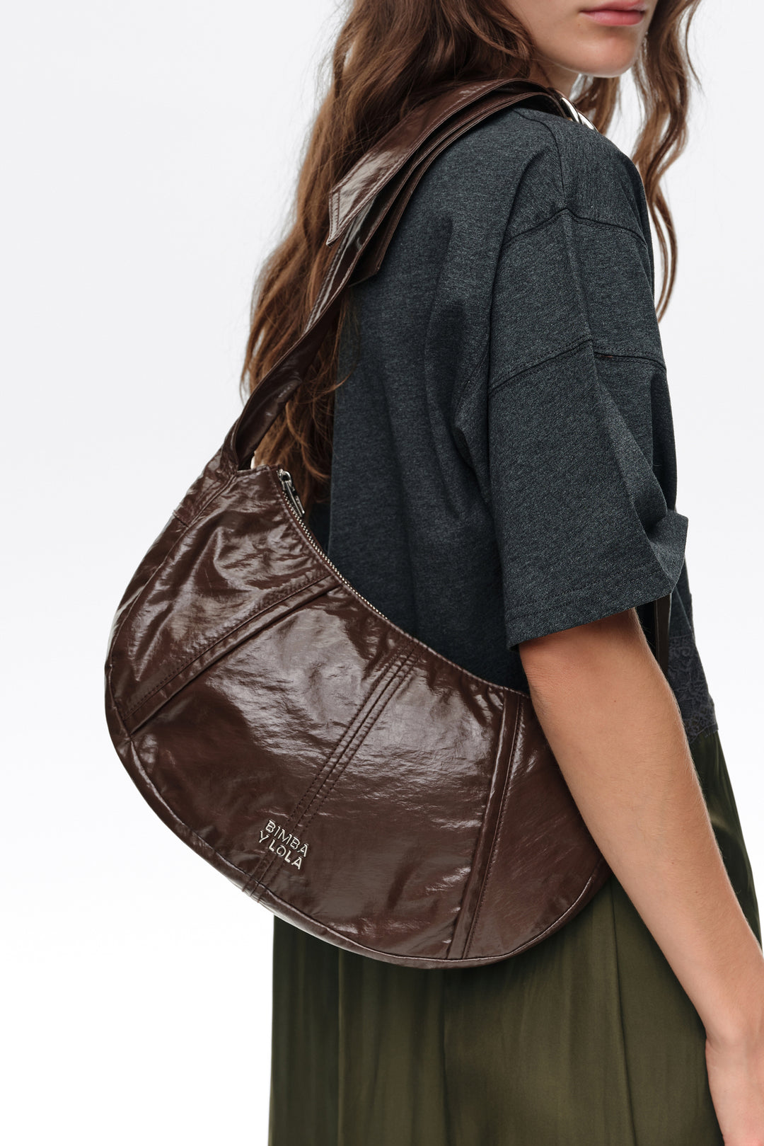 Medium shiny chocolate Moon bag