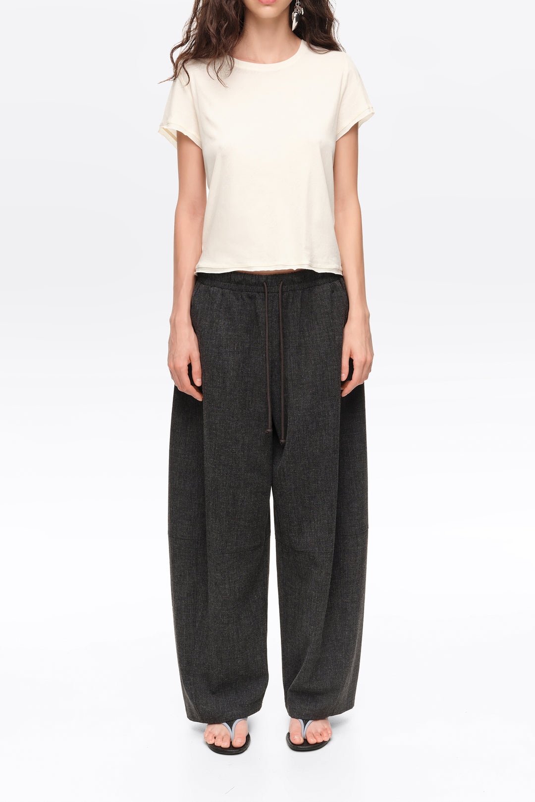 Dark gray melange fluid corduroy barrel leg trousers