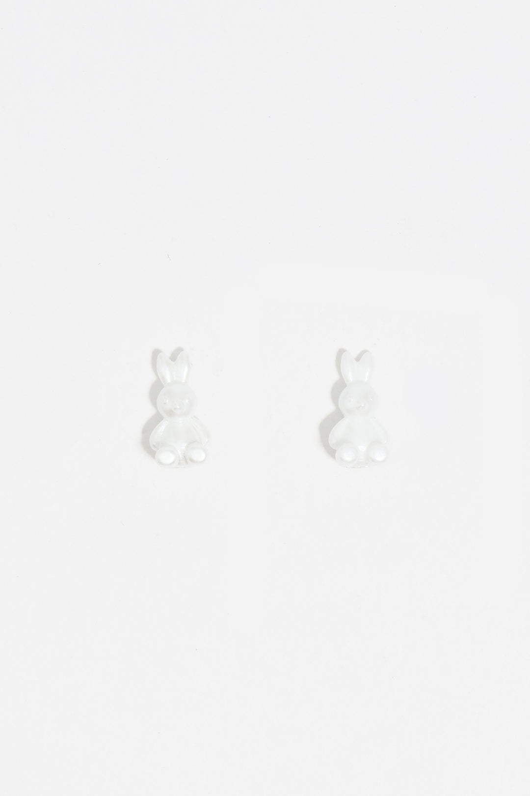Pearl rabbit earrings