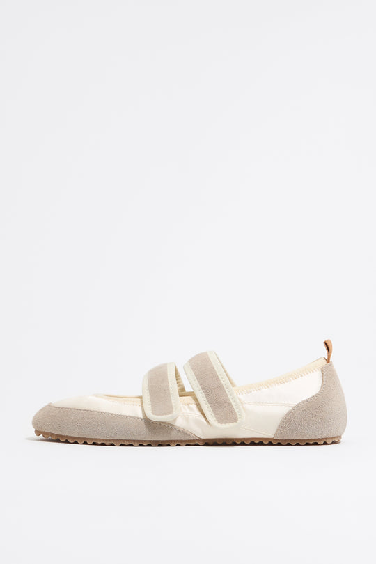 White sporty ballerina