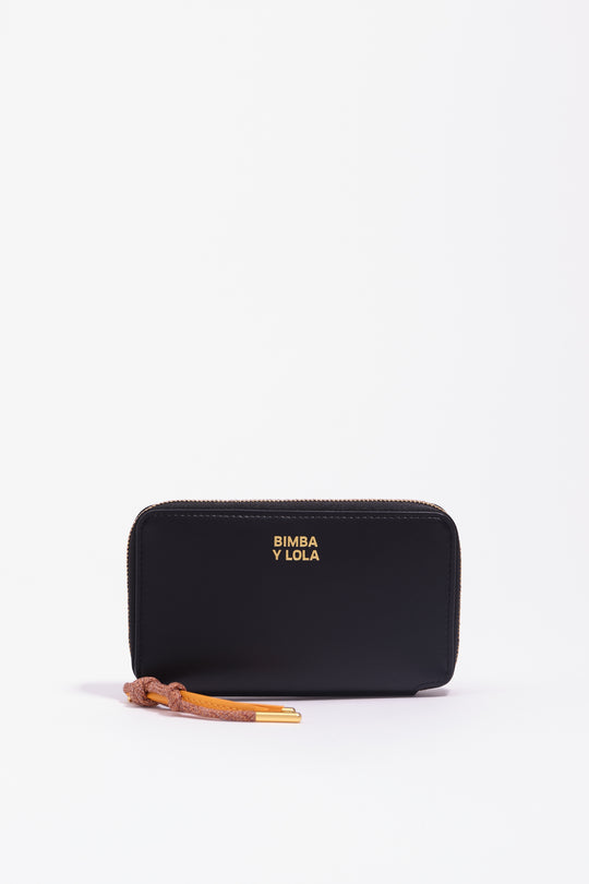 Medium black leather horizontal wallet