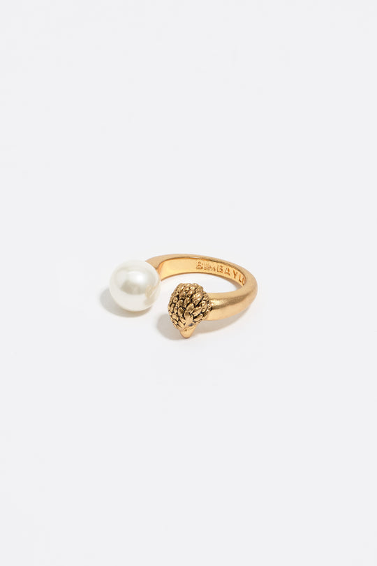 Gold eagle and pearl ring