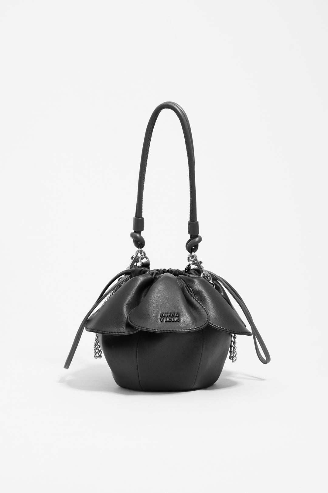 Black leather Pétalo bag